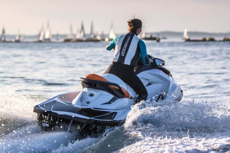 powerboat vs personal watercraft