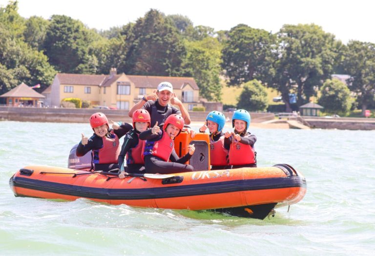 Powerboat Haylands-Primary